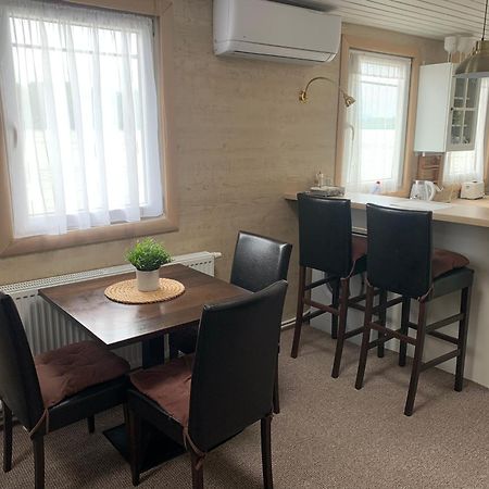 Certo Nautica Hotell Bratislava Exteriör bild